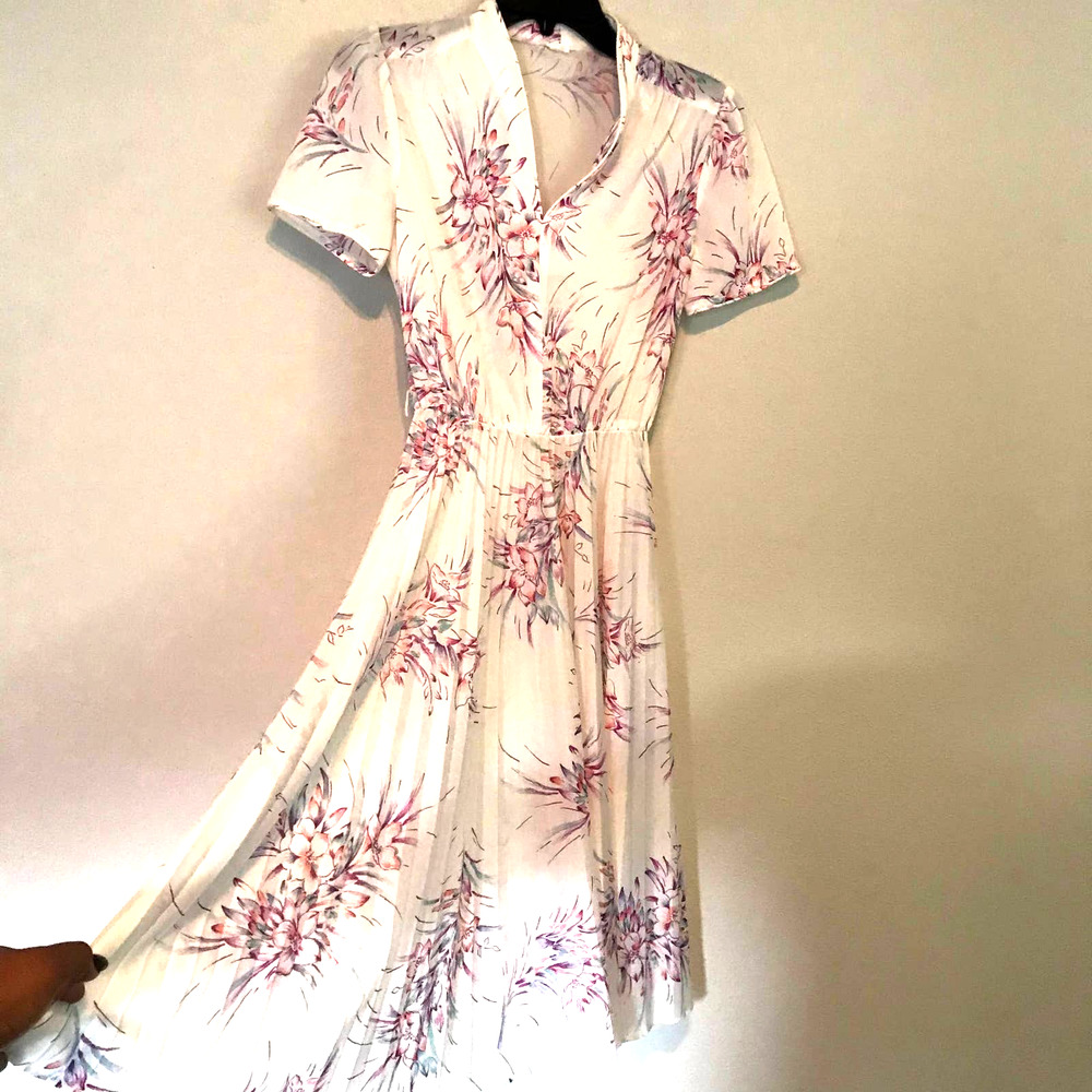 Vintage Floral Pleated Tea Dress